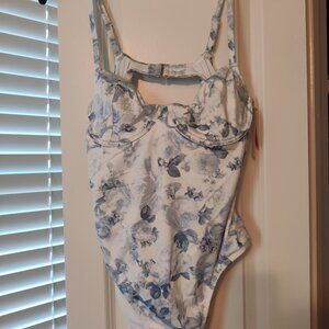 NWT Victoria’s Secret Essentials Floral Wicked Underwire One Piece Swimsuit
